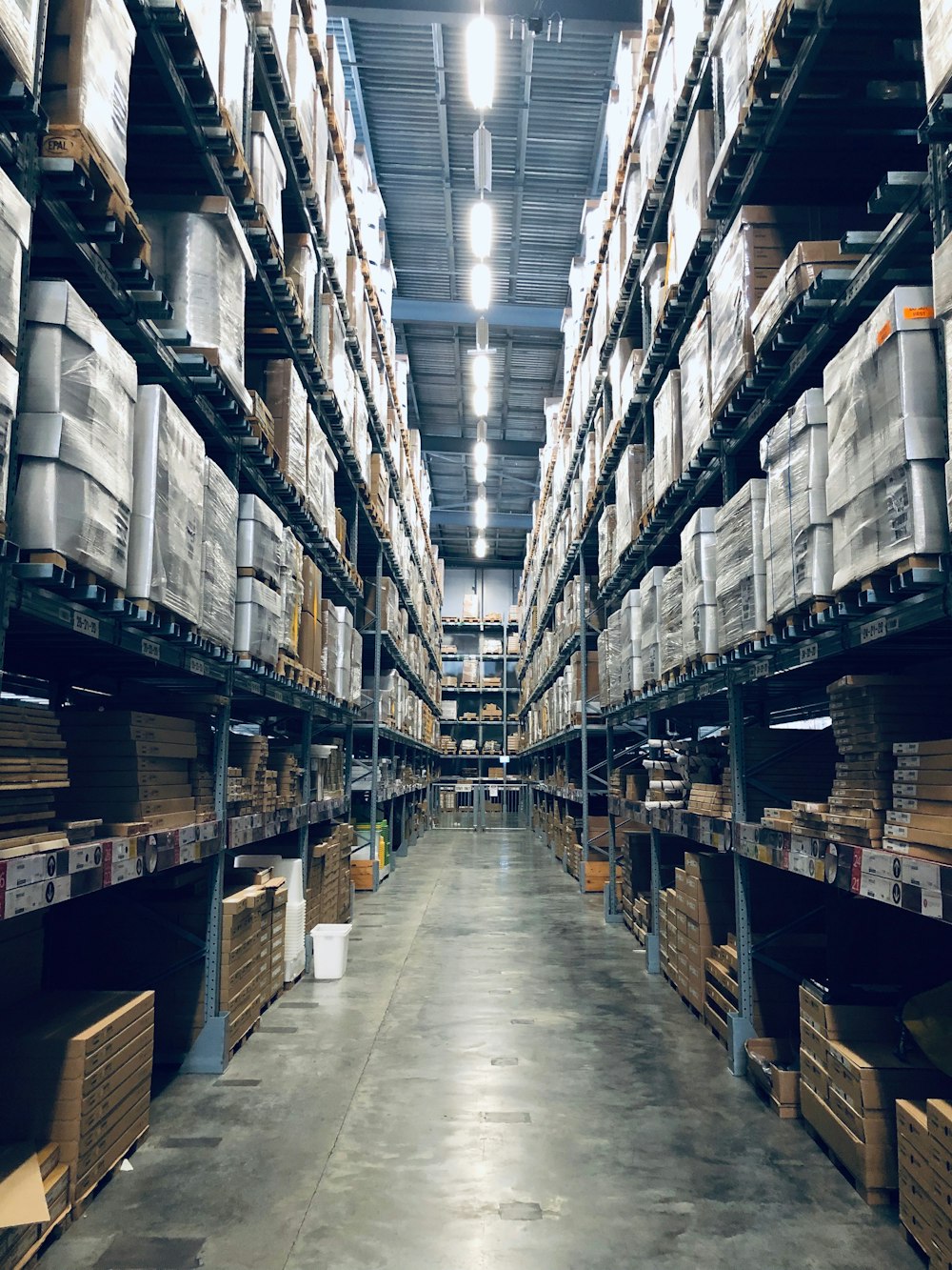 Warehouses & Logistics
